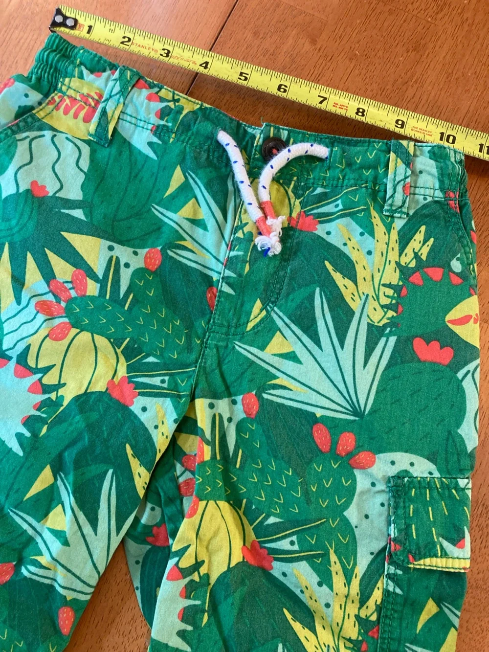 Mini Boden Elastic Waist Jersey Green Cactus Cargo Shorts - 7Y - IMO run slender